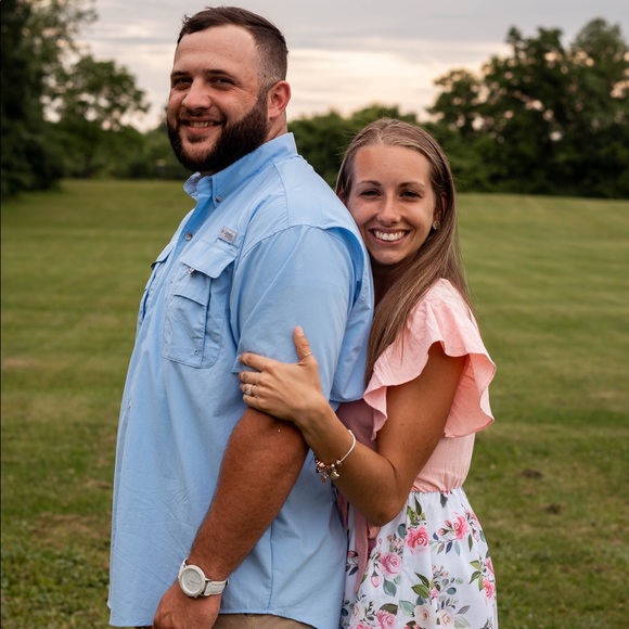 MEET YOUR POSHER 🥳❤️ - Picture 5 of 6